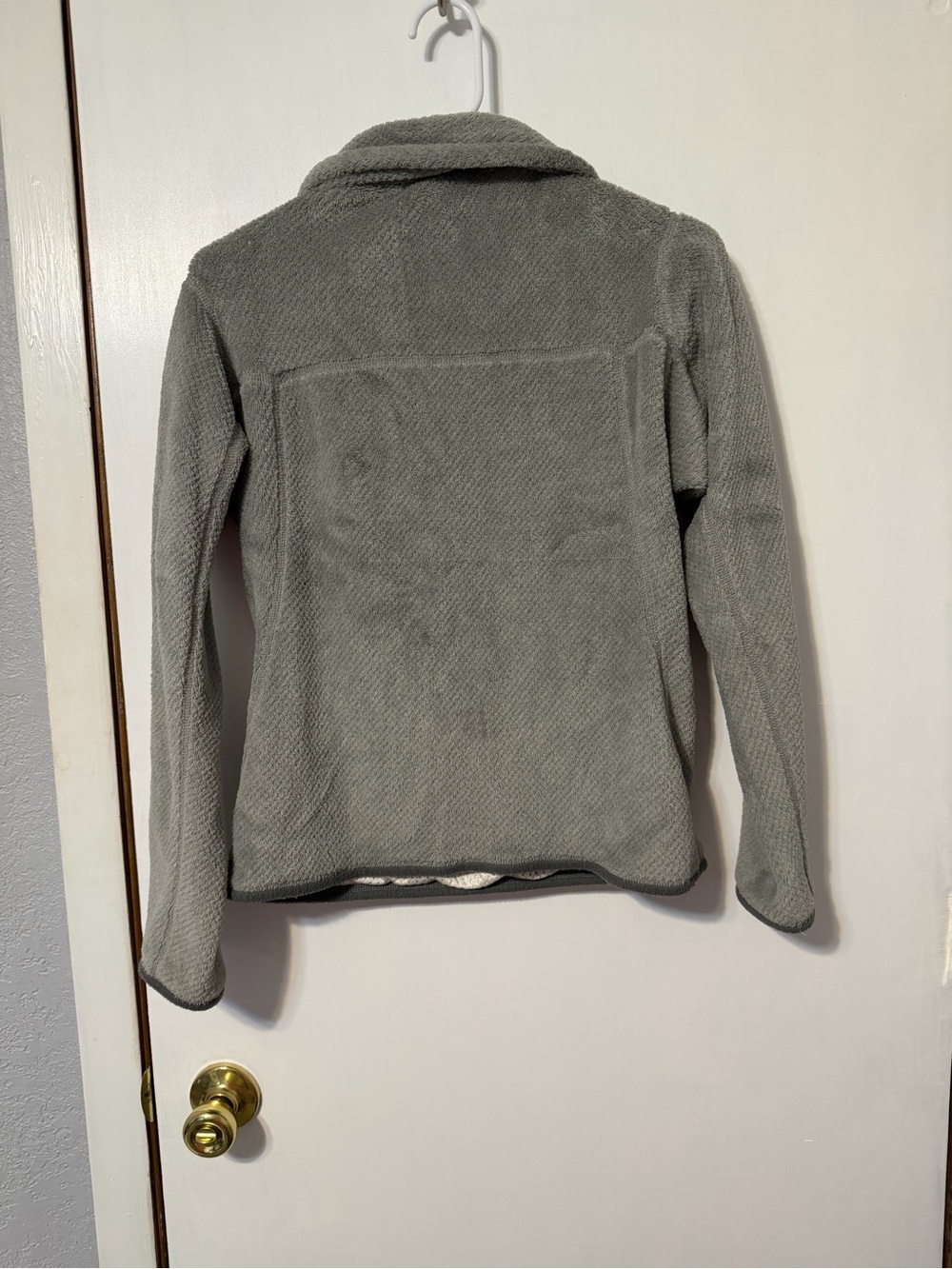 Patagonia Light Gray Fleece Snap Pullover - Picture 4 of 4